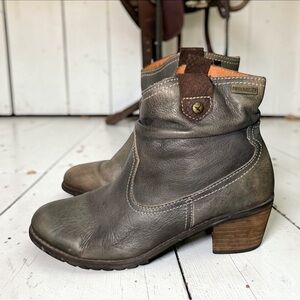 PIKOLINOS Gray Distressed Leather Western Slouch Ankle Riding Bootie 7.5